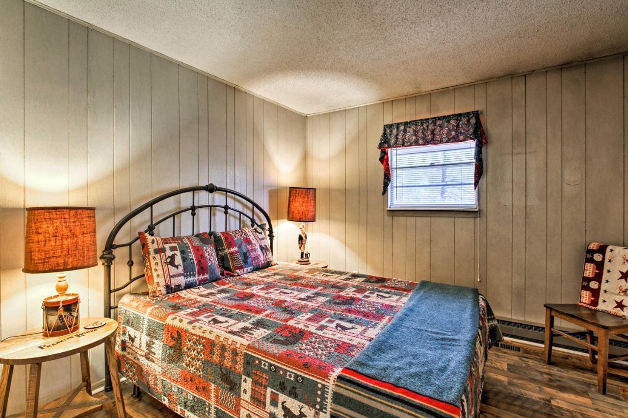 Quiet Cabin With Mountain Views About 3 Mi To جاتلينبرج المظهر الخارجي الصورة